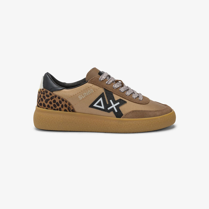 Z45238 Sneakers