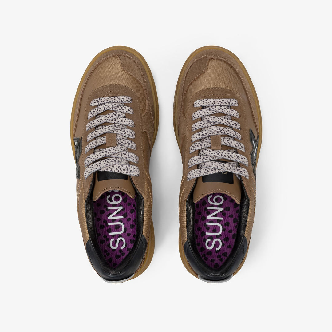 Z45238 Sneakers