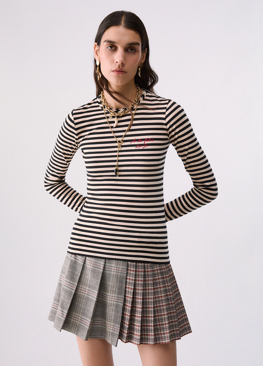 WF6440 J3988 T-Shirt