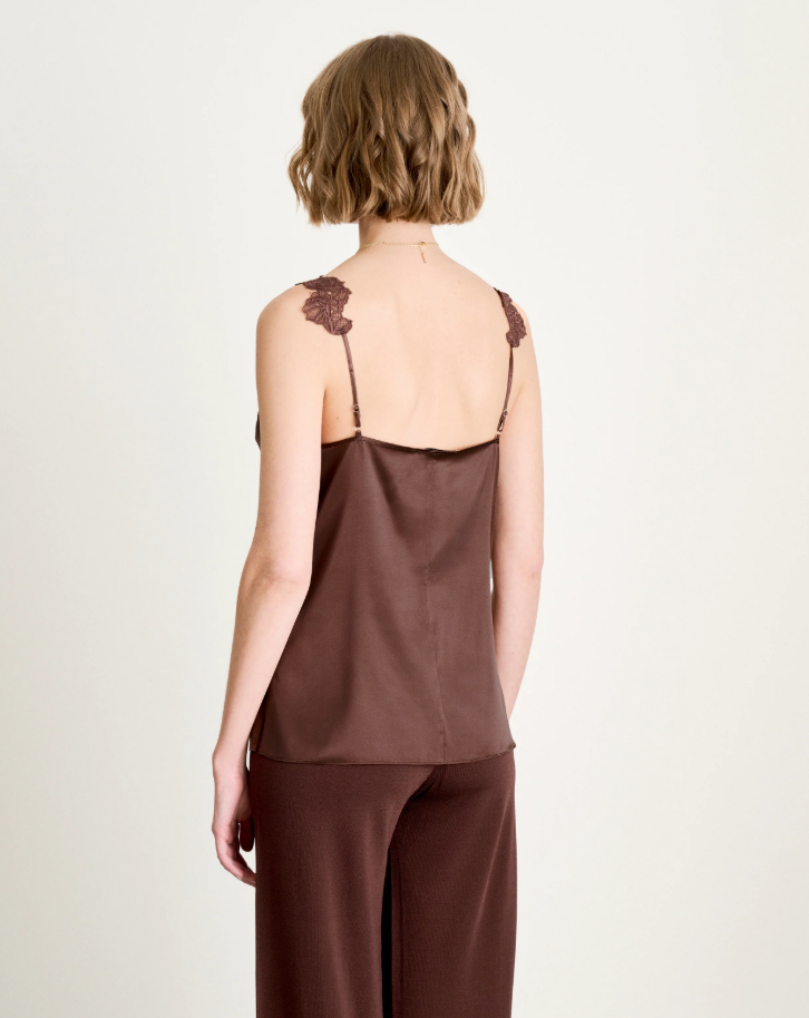 261M1065 Top