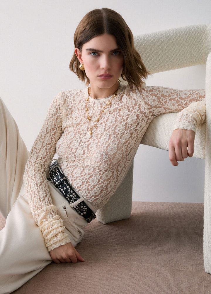 WF6143 J3975 Top