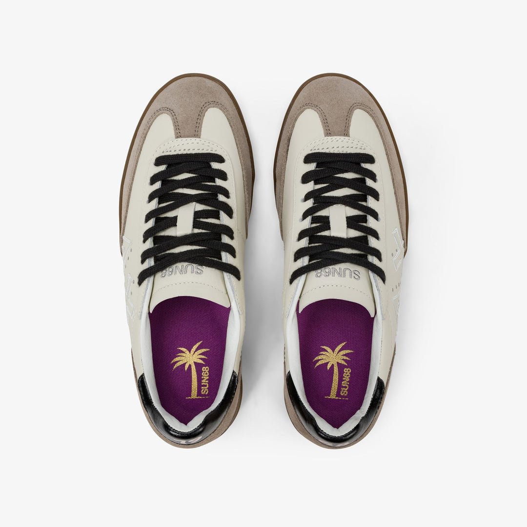 Z45242 Sneakers