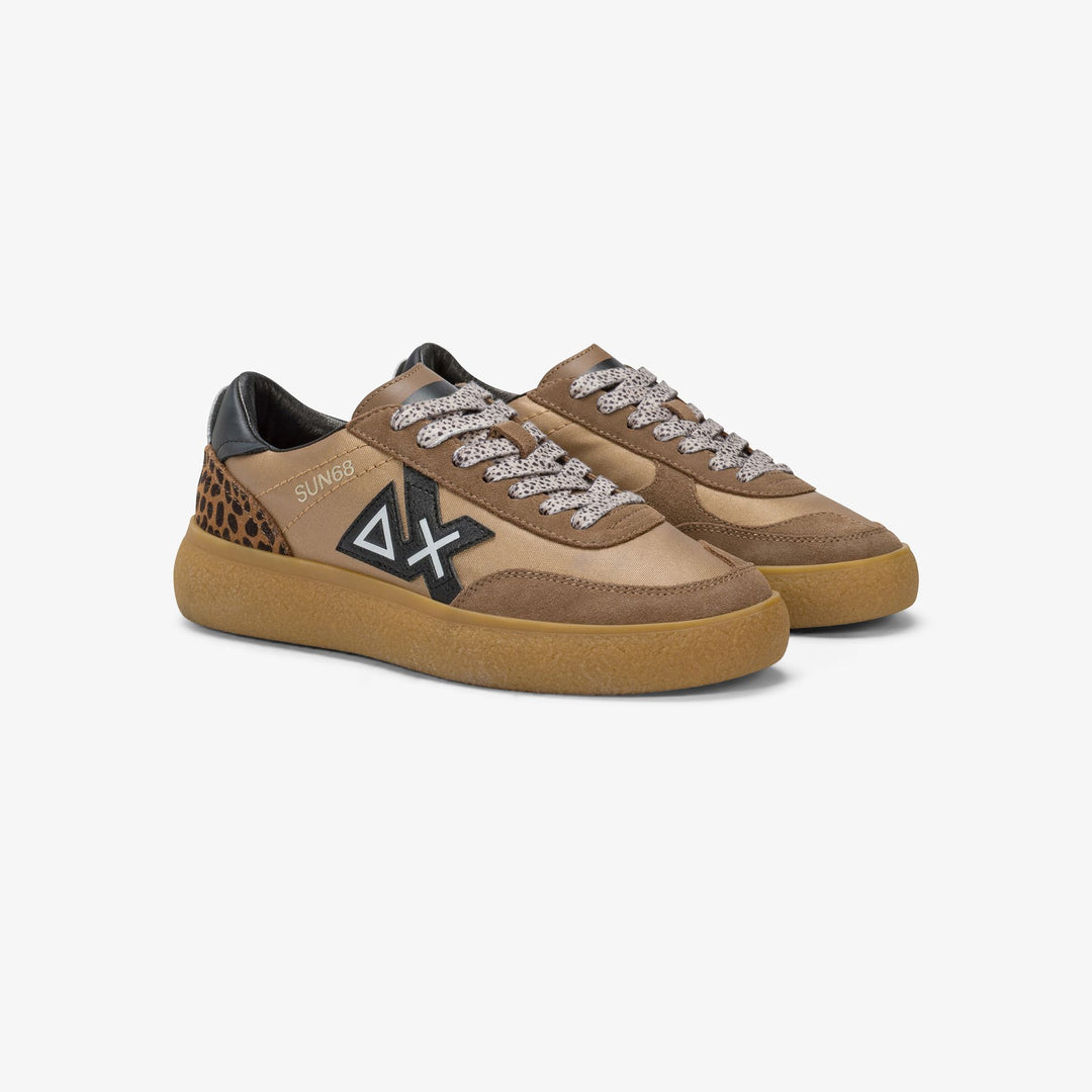 Z45238 Sneakers