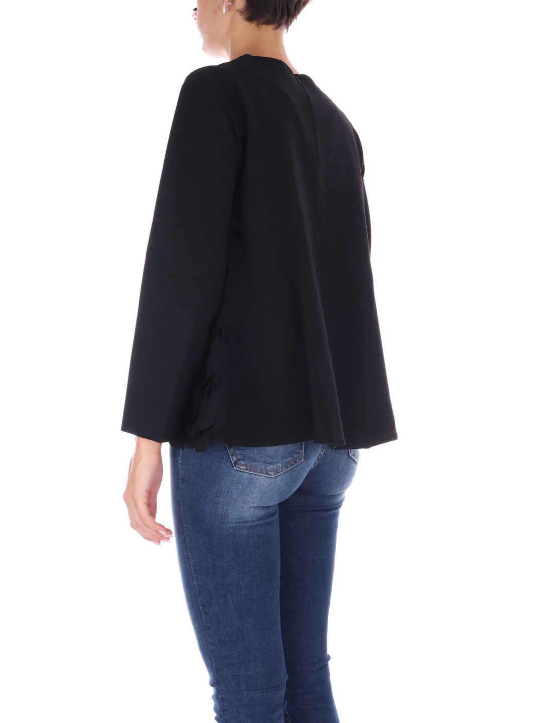 I3/I/MA20BL Blusa con applicazione petali