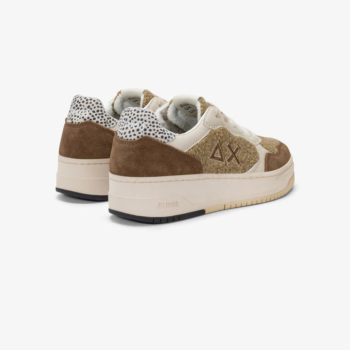 Z45245 Sneakers