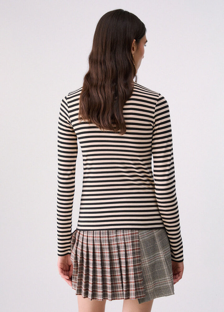 WF6440 J3988 T-Shirt