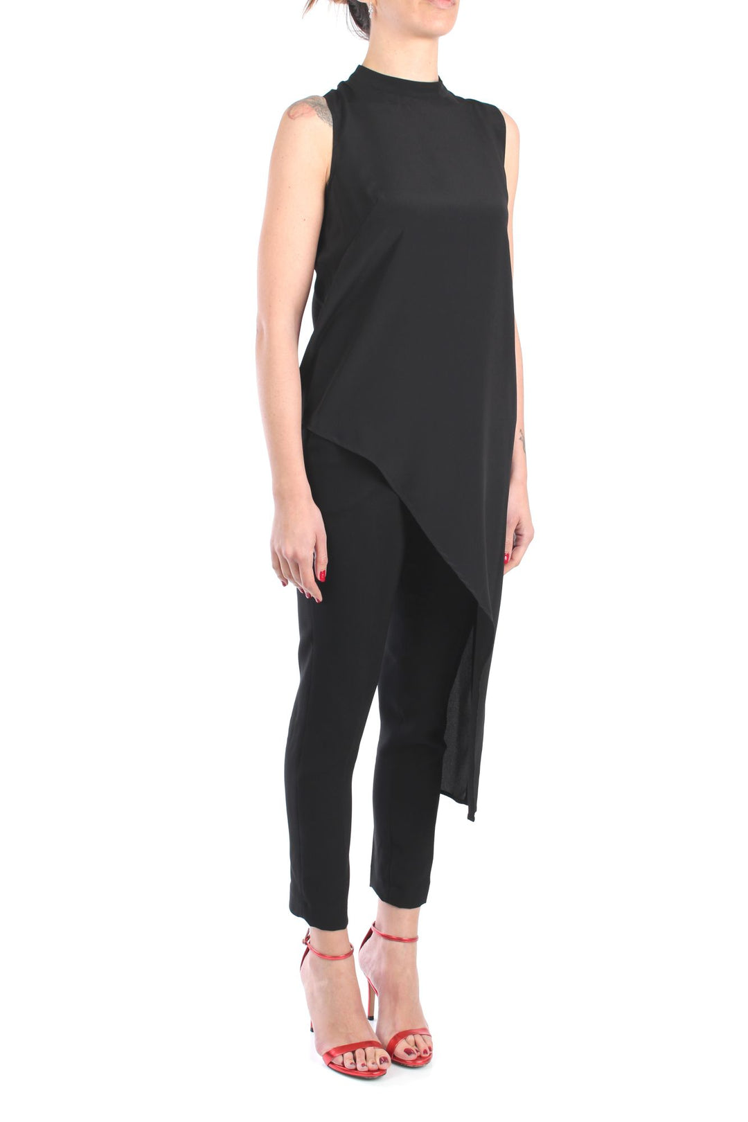One Z0028 0106 Tunica nera asimmetrica